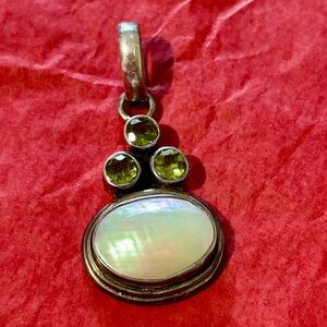 Vintage Sterling Silver 925 shell and Green Gemstone Pendant
